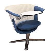 i2i Chairs with Attached Tablet Arm
