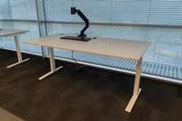 Desk - Crank handle